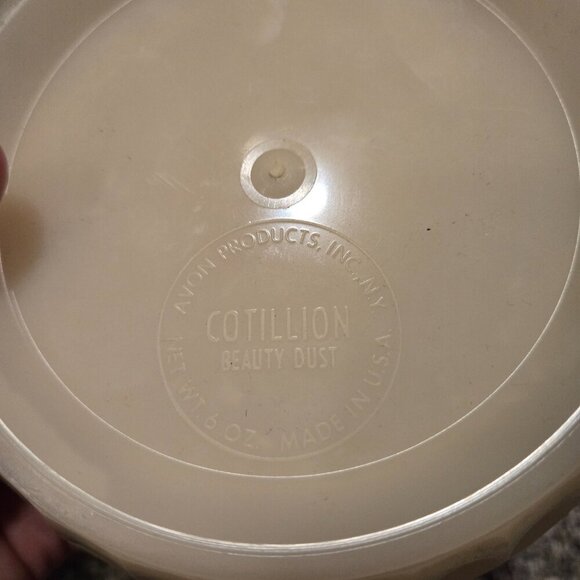 Avon Cotillion Dusting Powder 6 oz. - Picture 3 of 4